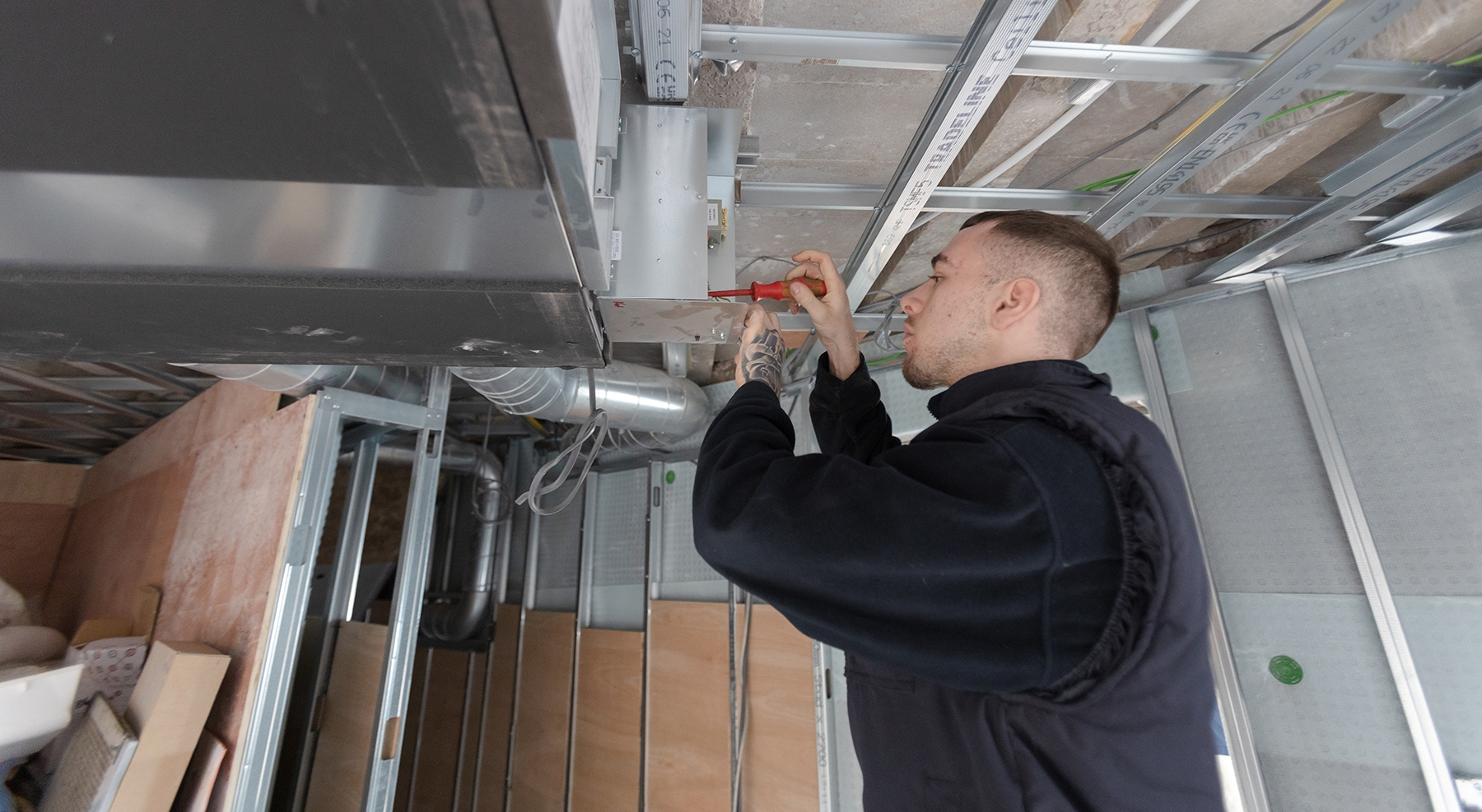 Air conditioning fitter